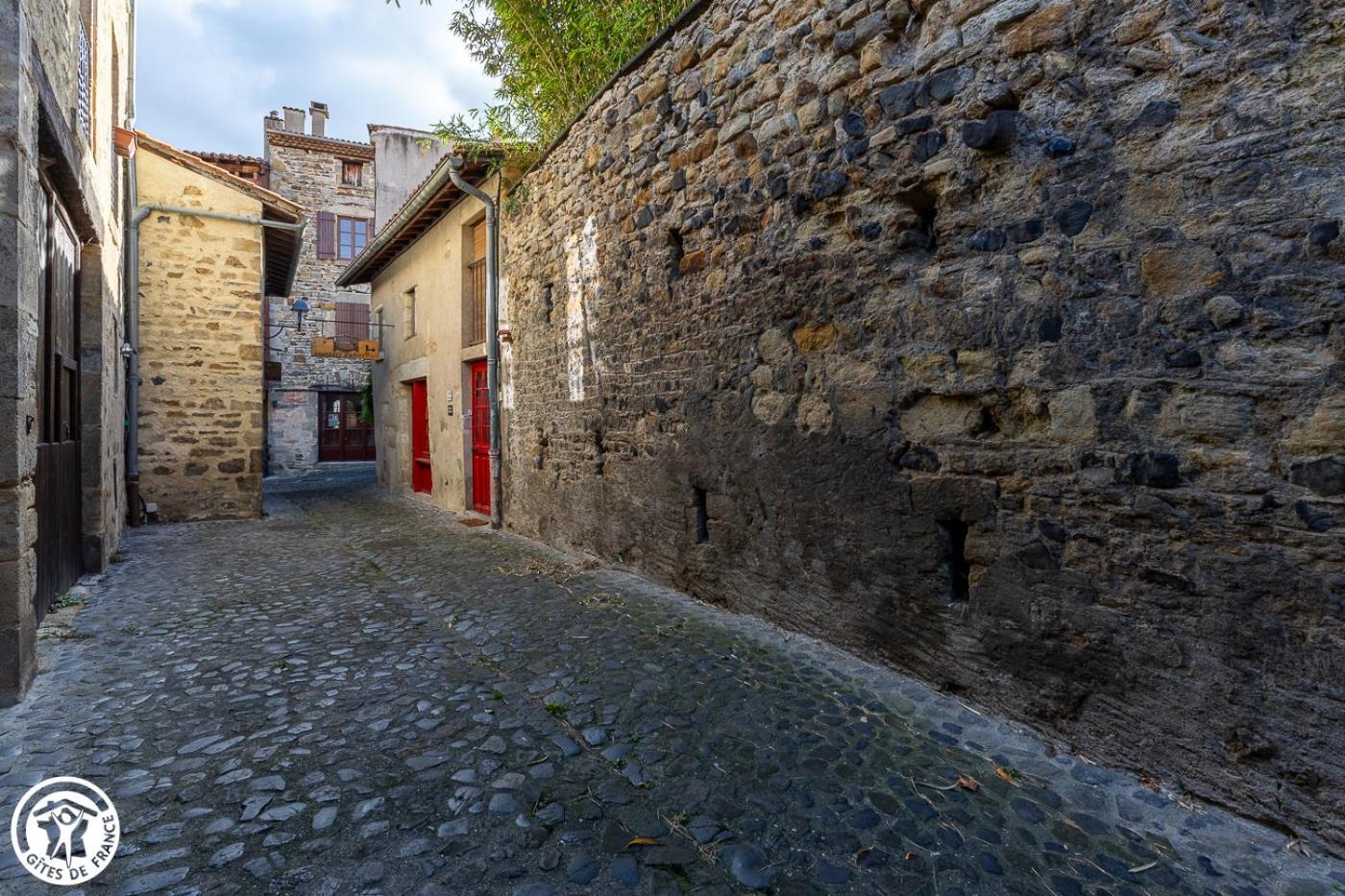 Le Logis D'Hestia Daire Billom Dış mekan fotoğraf